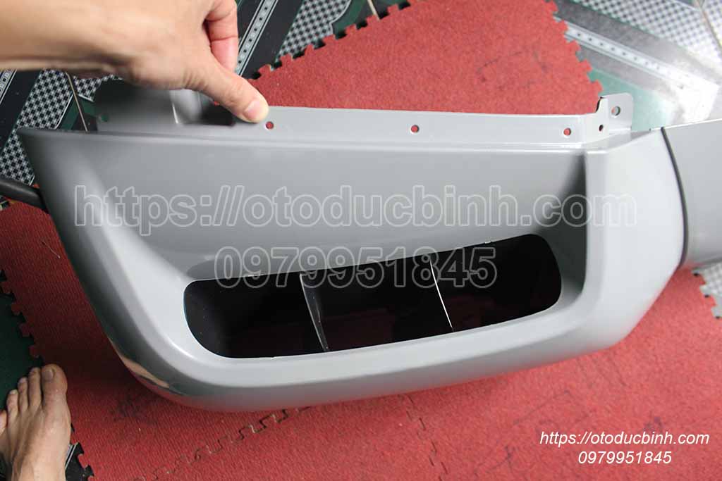 Gò má ốp gió phải xe tải Hyundai HD1000, Hyundai HD270, Hyundai HD320, Hyundai HD700, Hyundai Trago 827207M650