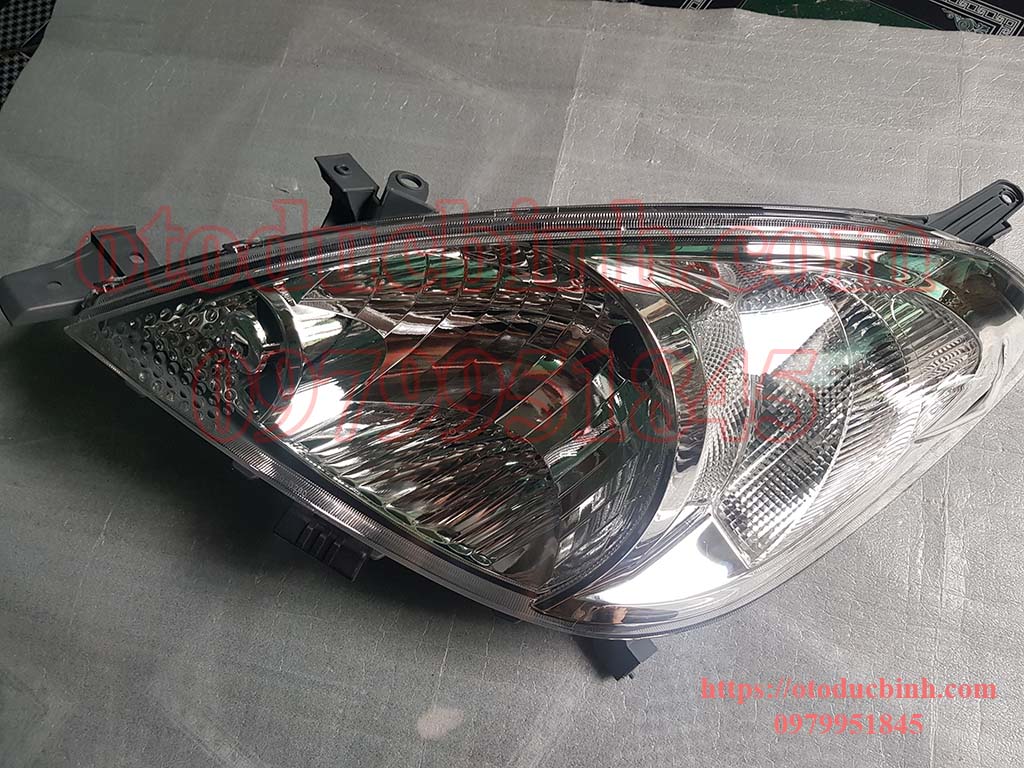 Đèn pha Toyota Innova 2006-2011