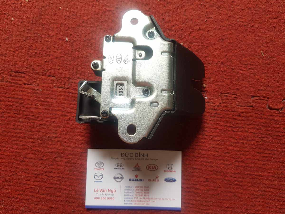Khóa ngậm cốp sau Huyndai Accent 2011-2016 812301r030