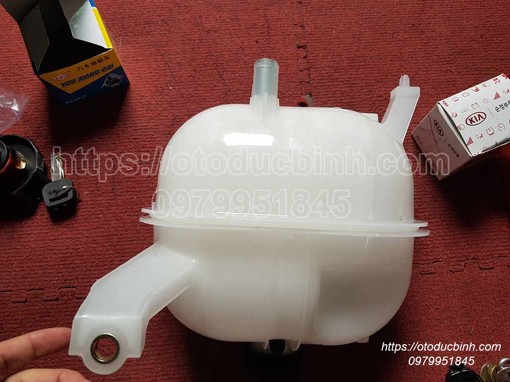 Bình nước phụ Toyota Hiace 1647075121 1647075121