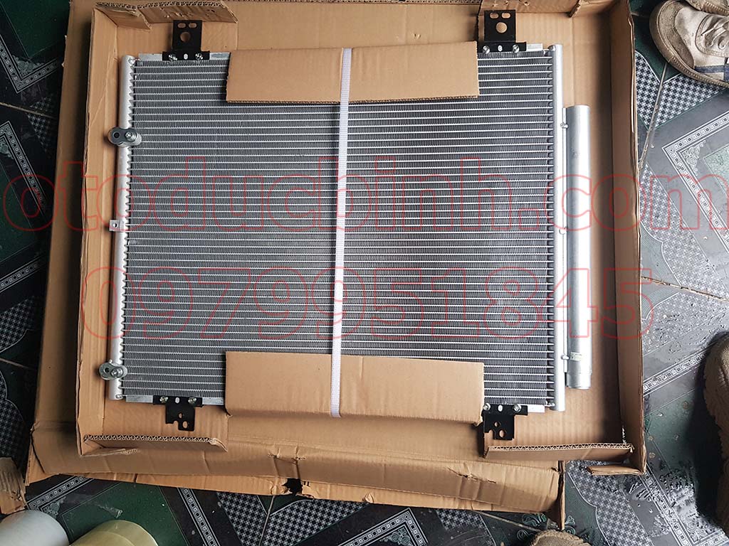 Giàn nóng Toyota Hiace