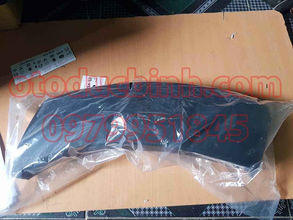 Ốp phồng cản trước Toyota Hilux