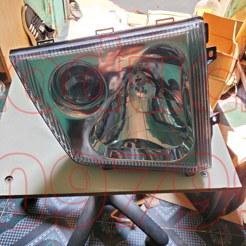 Đèn pha loại nhỏ Veam 1 tấn