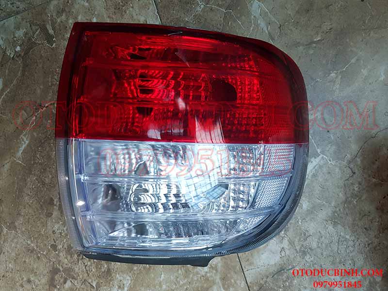 Đèn hậu miếng ngoài Hyundai Starex 2004-2007