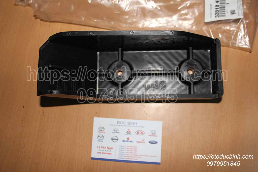 Miếng nhựa để rảnh chân Porter 2 328184B002 328184b002