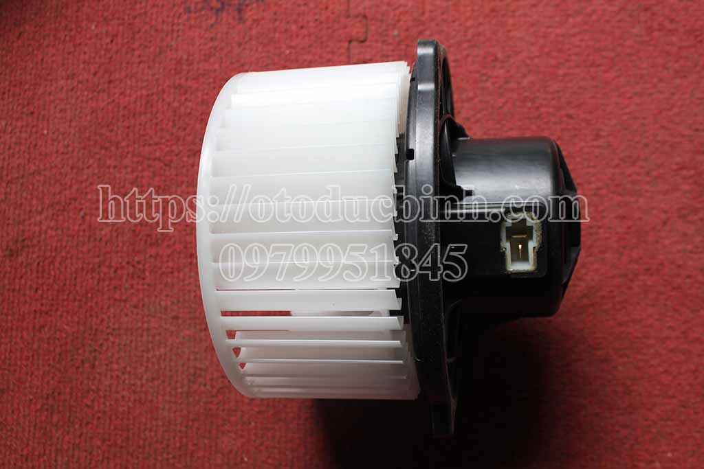 Quạt gió điều hoà Hyundai Santafe 2006-2009 971131u000