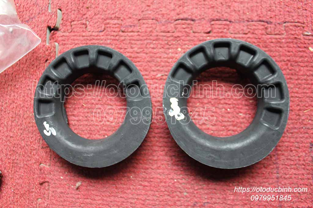 Cao su đệm lò xo giảm xóc sau Toyota Vios 2014-2016 482570d041