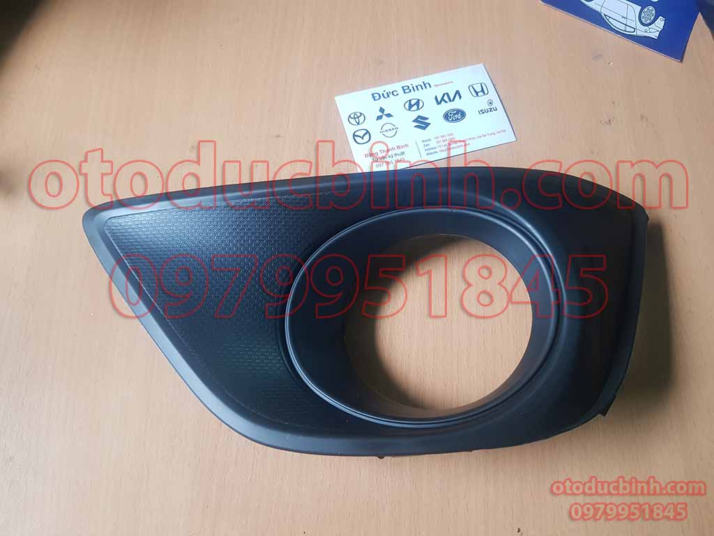 Ốp đèn gầm Toyota Innova 2011-2015