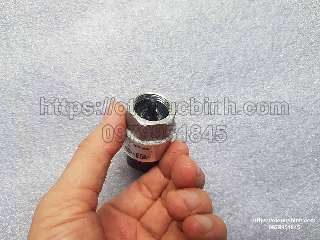 Cảm biến công tơ mét phần điện của KIA K165, K2700, K3000 (1.25 tấn- 1.4 tấn) 0k60a55475