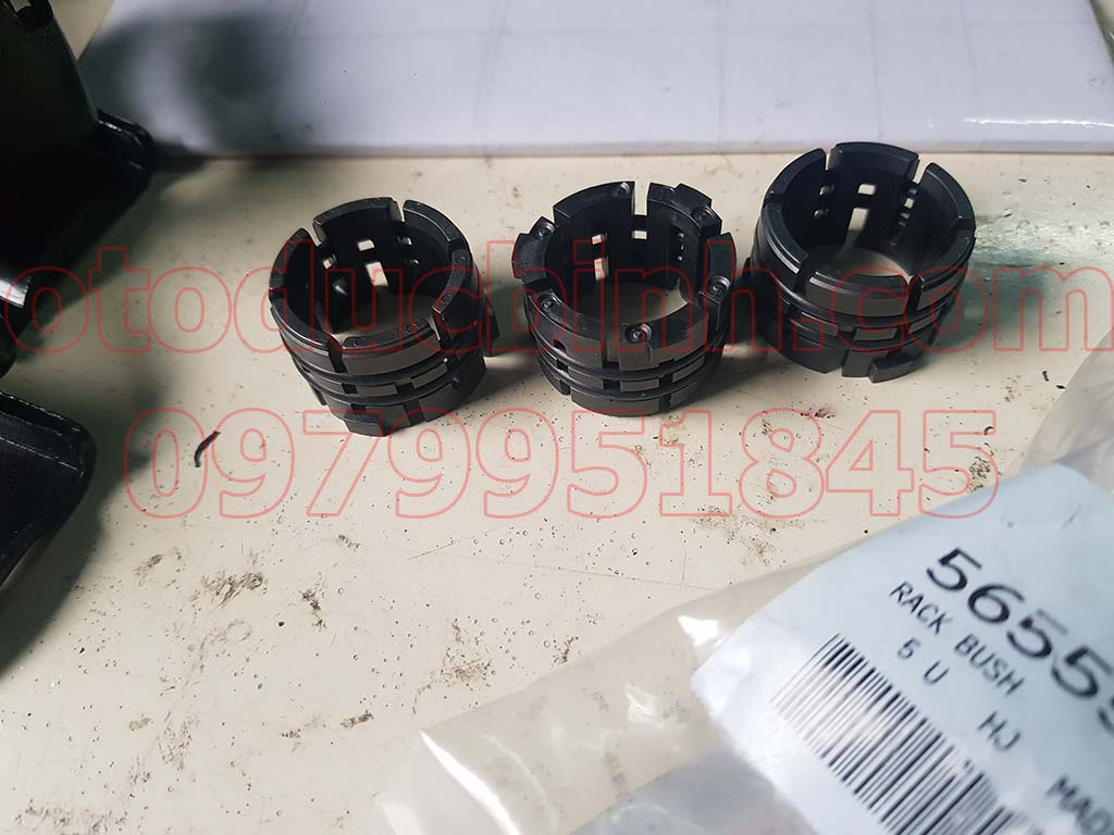 Bạc thước lái Hyundai i10 565550X500