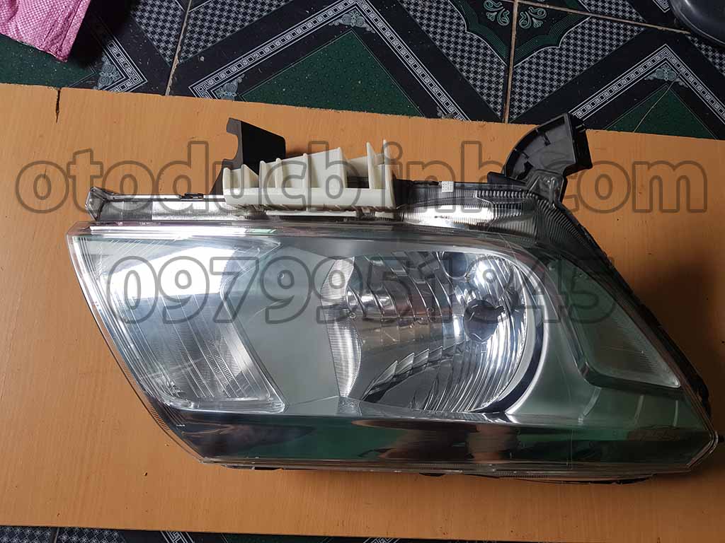 Đèn pha Nissan Navara 2014-2018 ( không bi )