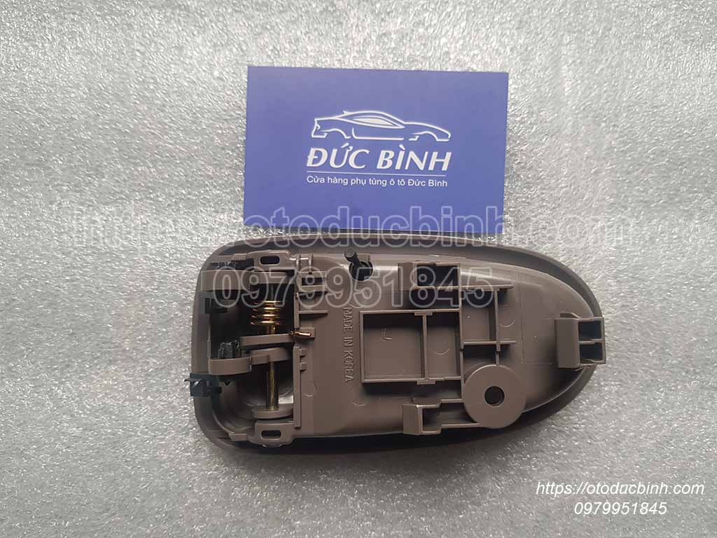Tay mở cửa trong Hyundai Porter 2 826104F000