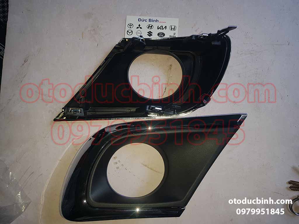 Ốp đèn gầm Toyota Innova 2015-202X