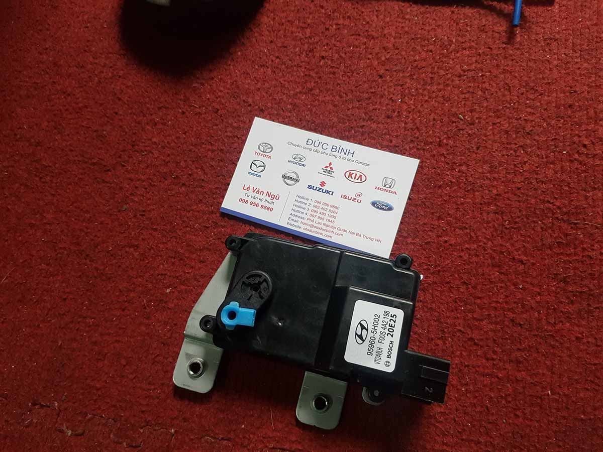 Chuột cửa Hyundai HD99, HD65, HD72, MIGHTY