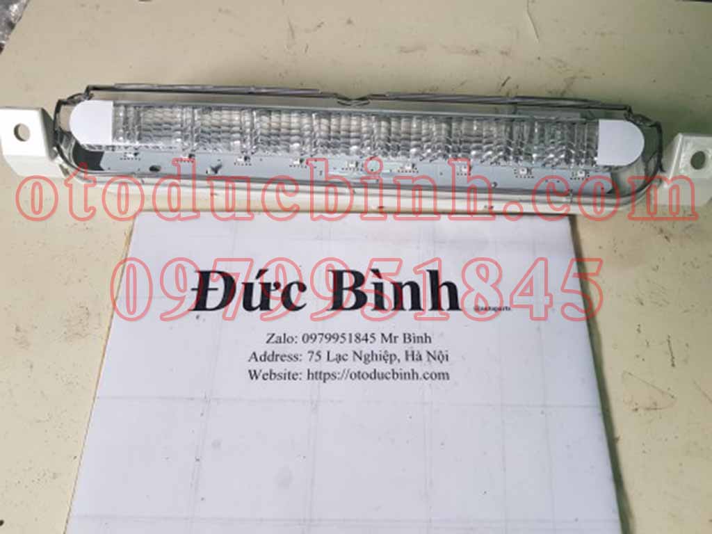 Đèn phanh, đèn bưởng thùng sau xe Mitsubishi Triton