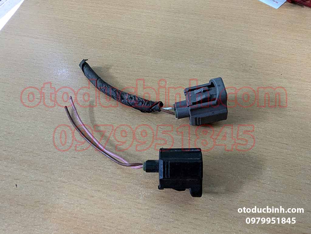 Giắc cắm cảm biến nhiệt độ Toyota