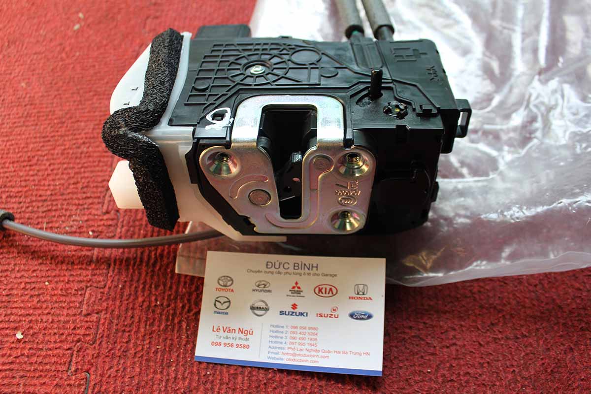 Ổ khoá ngậm cửa sau lái Tucson 81320D3000
