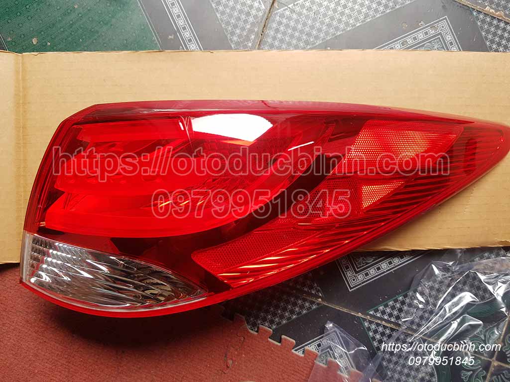 Đèn hậu miếng ngoài Hyundai Tucson