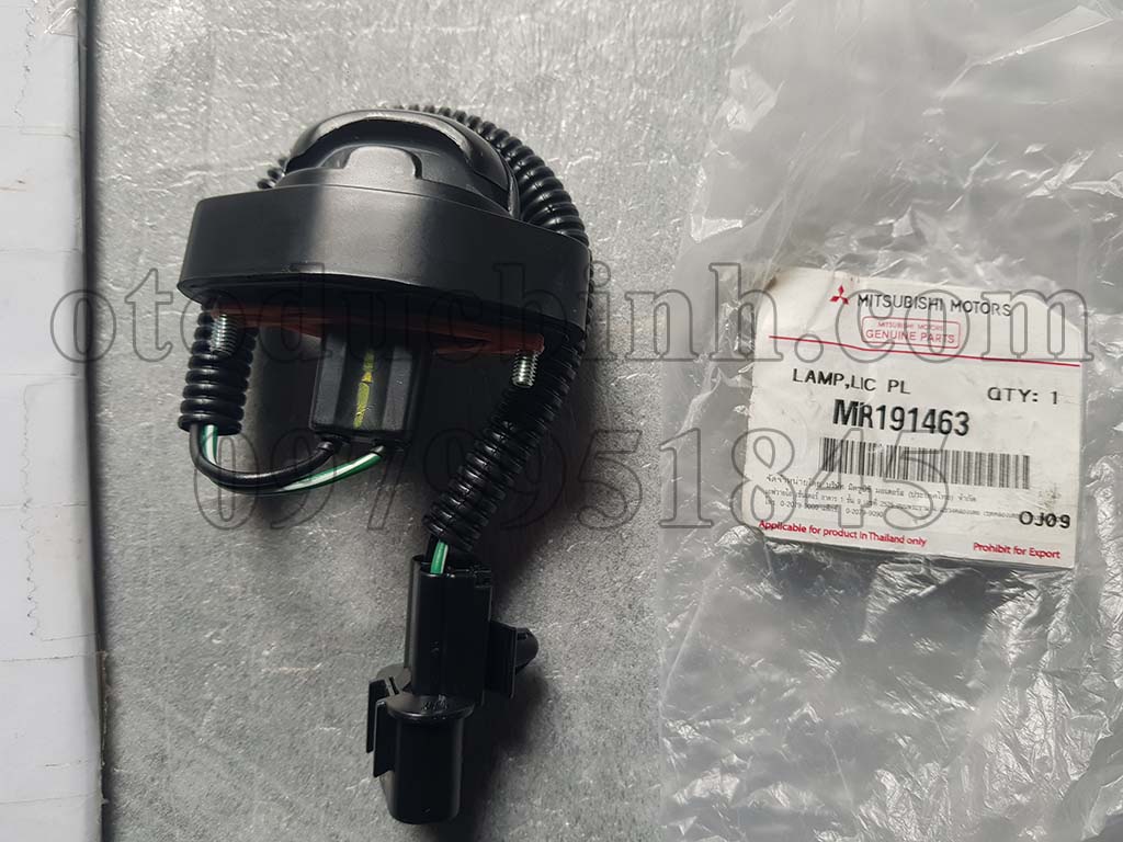 Đèn soi biển số Mitsubishi Triton