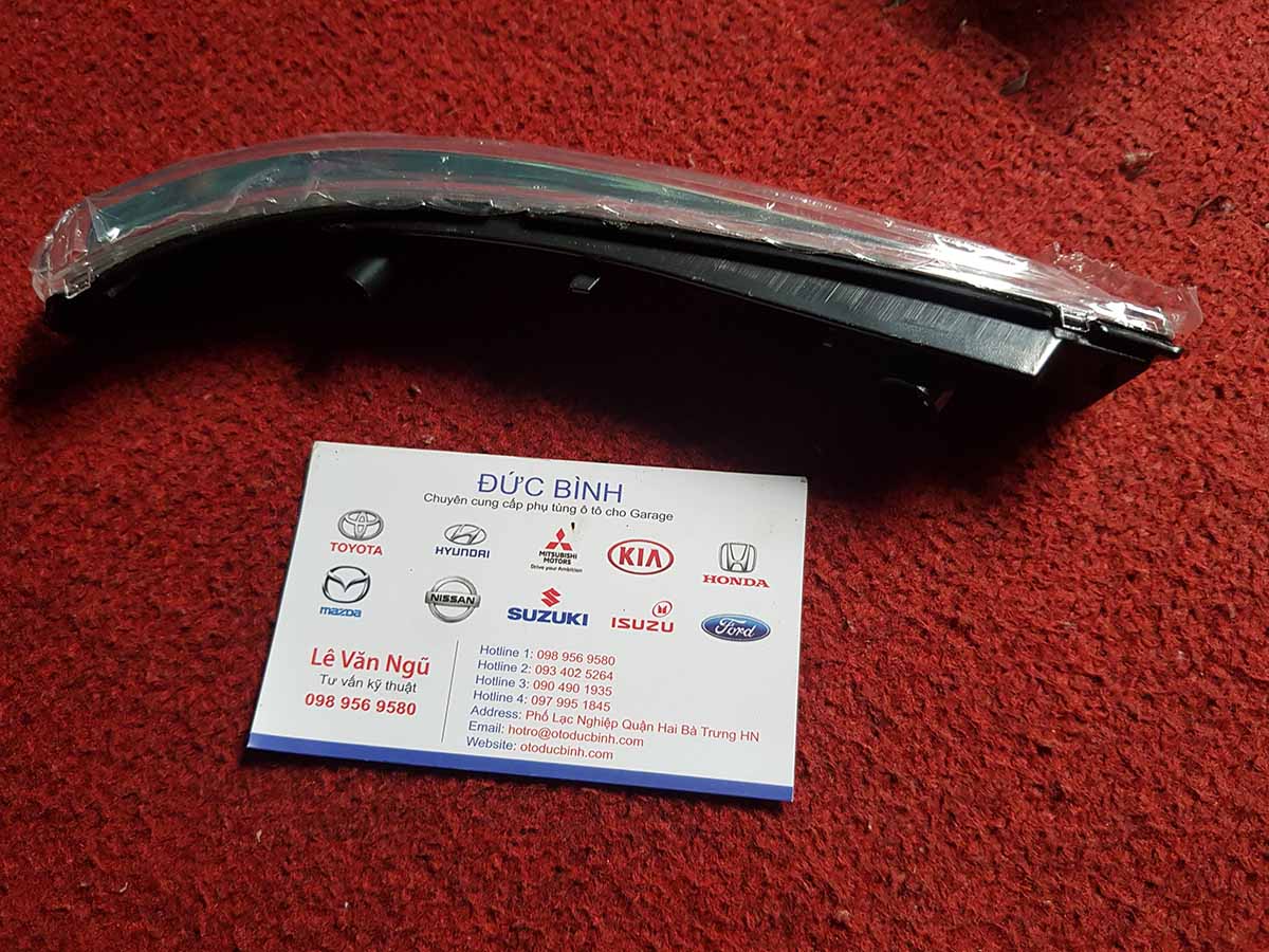 Xi nha gương Hyundai i10 6862006080