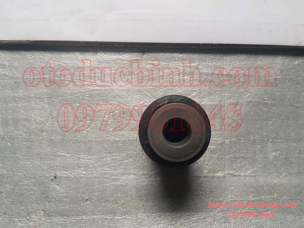 Cao su càng A nhỏ Daewoo Cielo 96445043