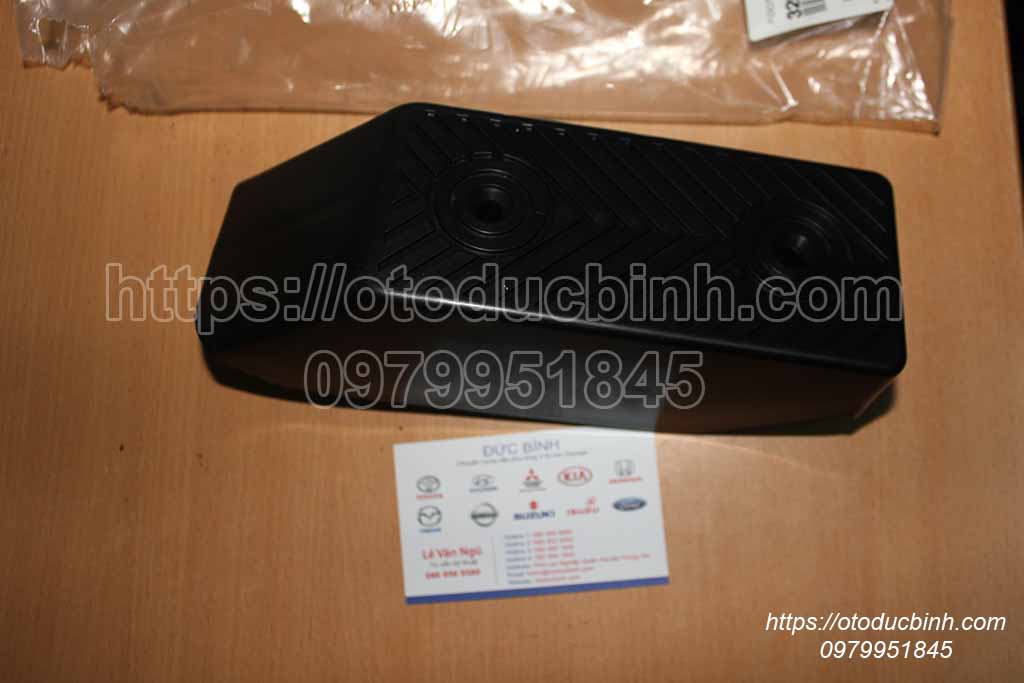 Miếng nhựa để rảnh chân Porter 2