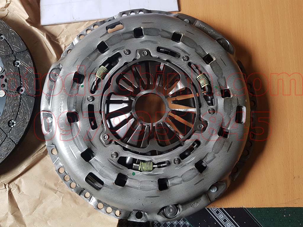 Bàn ép lá côn Ford 2014-2020