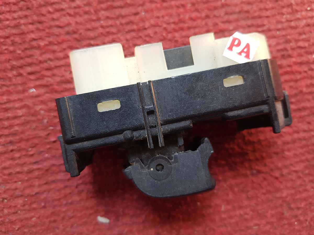 Công tắc nâng kính bên phụ Toyota Land Cruiser Prado 84030-60022 8403060022