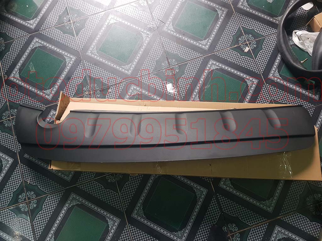 Nhựa ốp cản sau Kia Carens 2007-2012